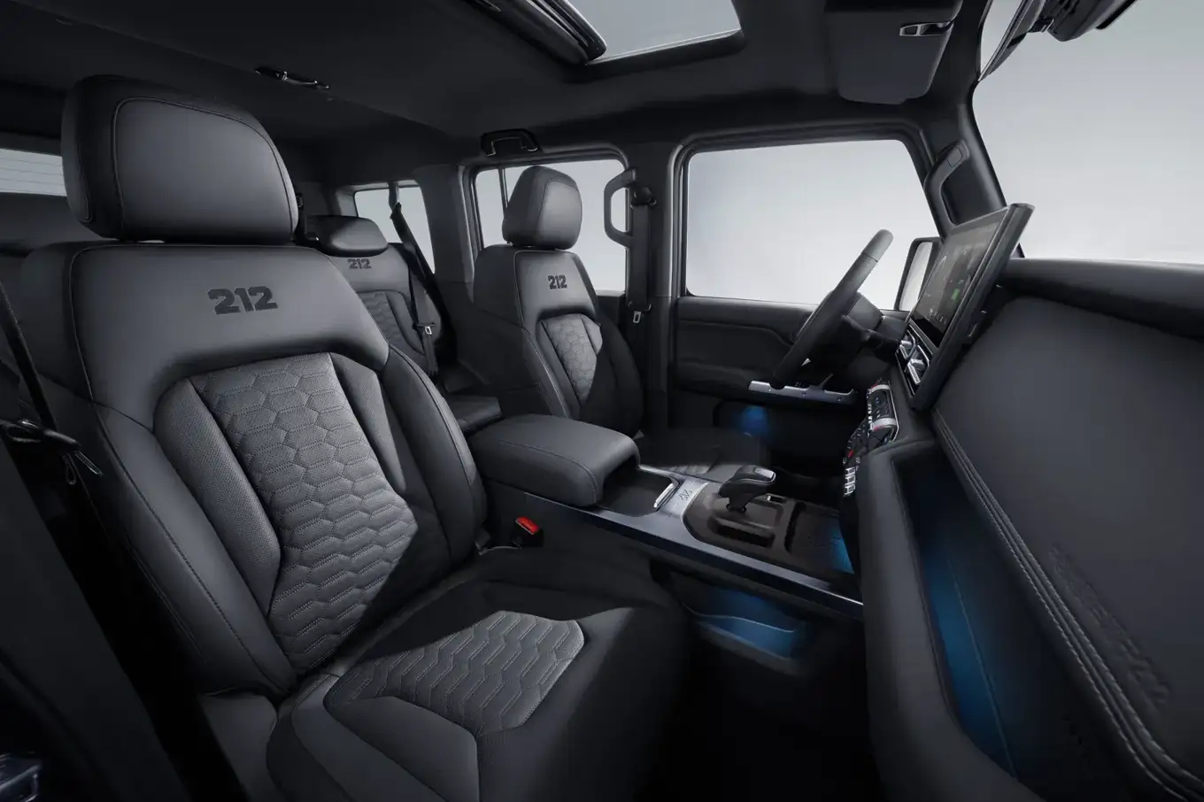 212 Interior · Scaune față
